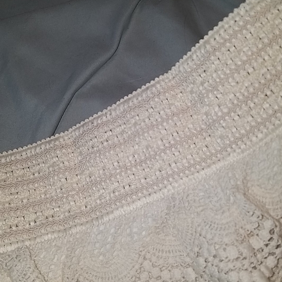 NWT. Super cute knit lace shorts/skirt - Picture 3 of 3